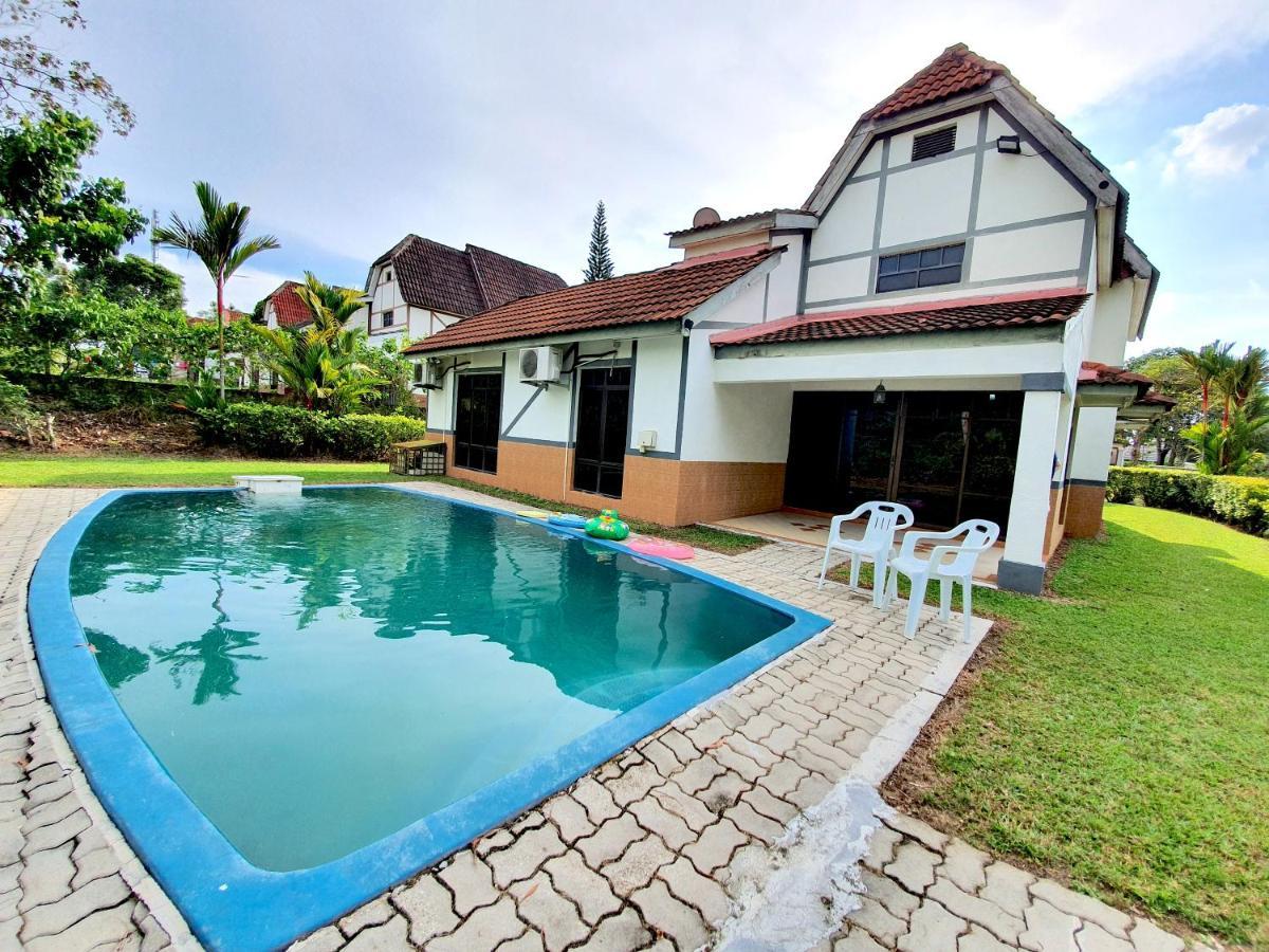 Melaka Afamosa Villa With Private Pool For 10 Pax アロー・ガジャ エクステリア 写真