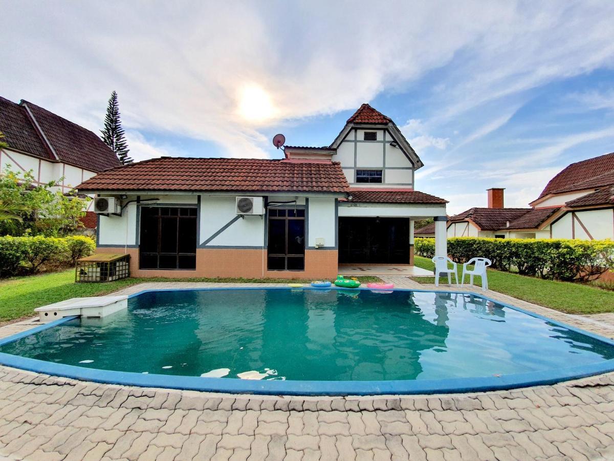 Melaka Afamosa Villa With Private Pool For 10 Pax アロー・ガジャ エクステリア 写真